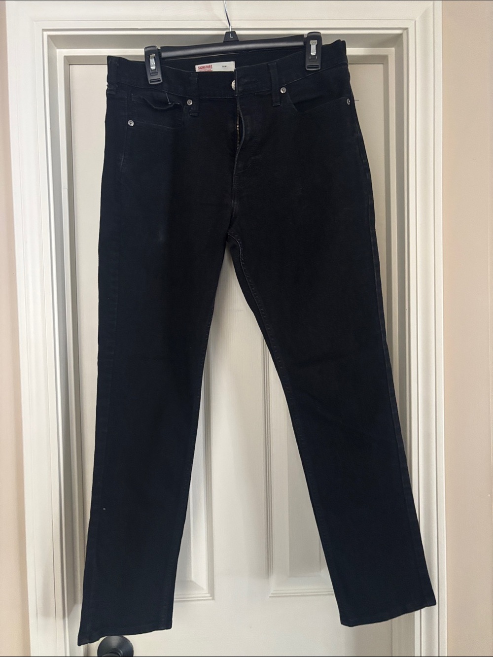 Signature by Levi Strauss Black Straight-Leg Women’s Jeans size 33\30
